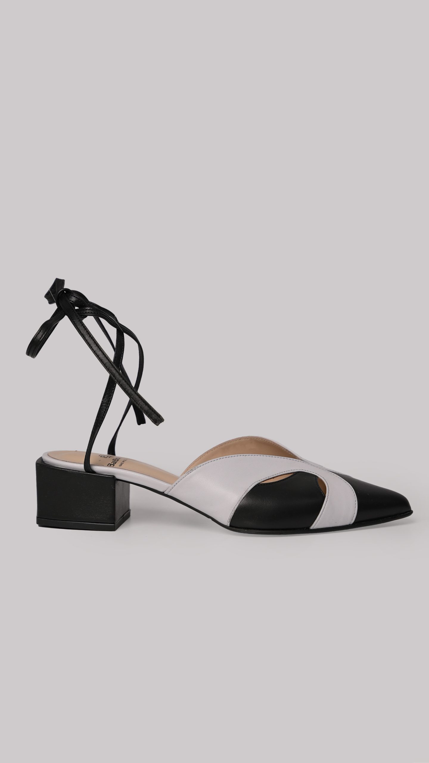 Ασπρόμαυρες Lace Up Γόβες