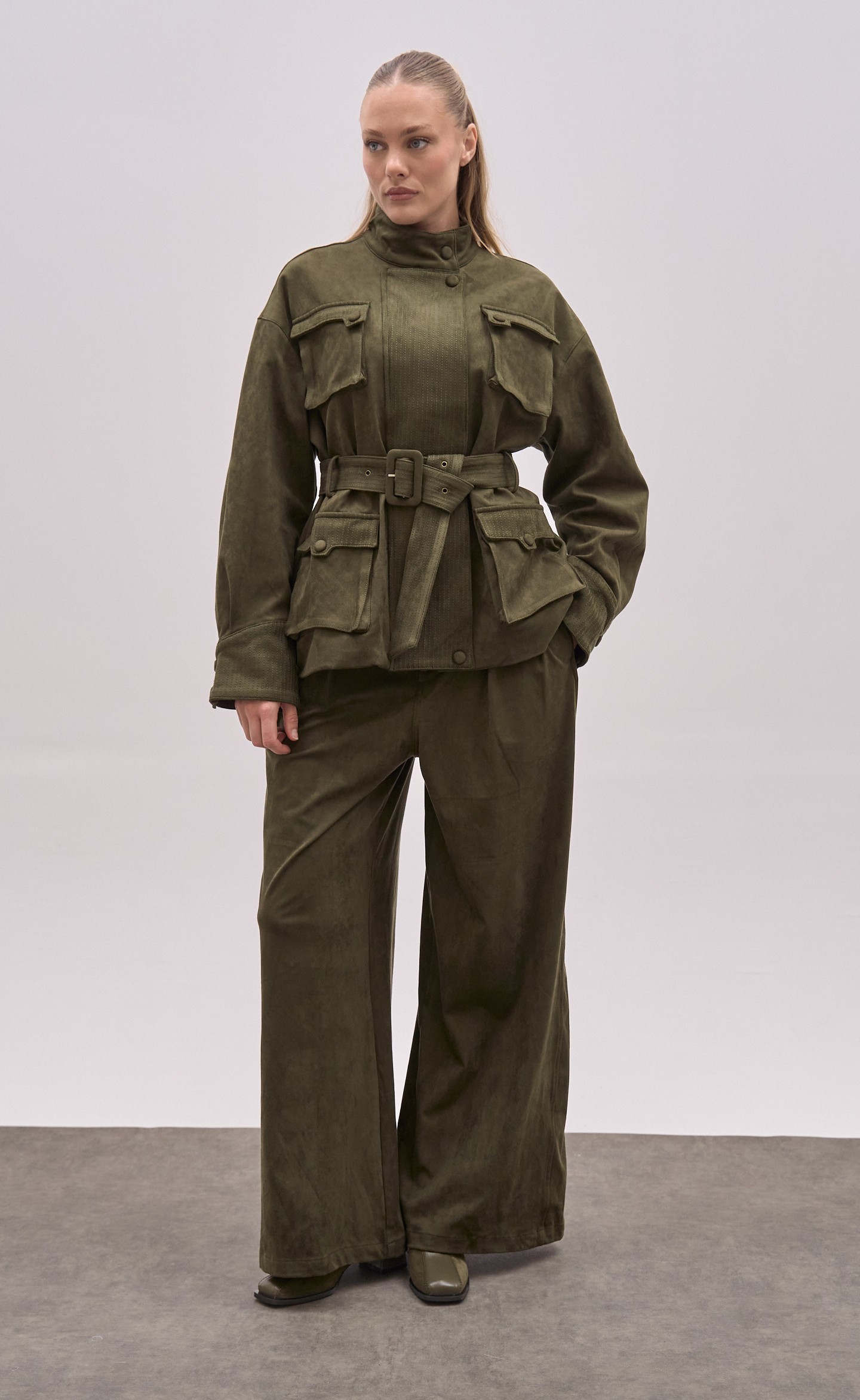 Λαδί Suede Σετ Mε Cargo Jacket Kαι Wide Leg Παντελόνα