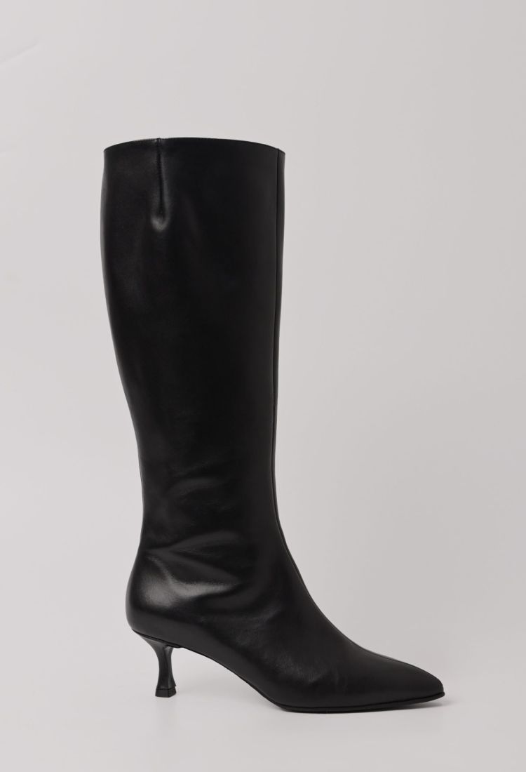 Μαύρη Δερμάτινη Μπότα Με Kitten Heel Τακούνι