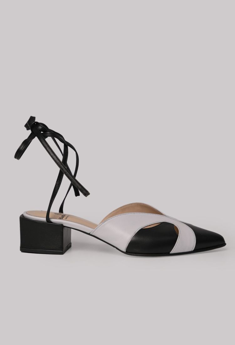 Ασπρόμαυρες Lace Up Γόβες